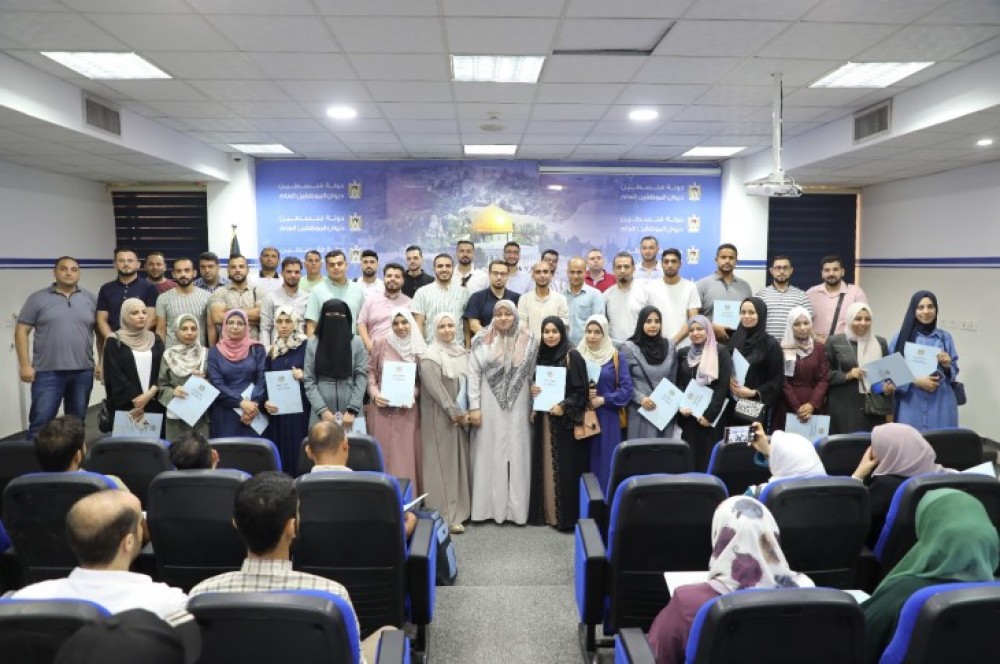 ديوان الموظفين يحتفي بالموظفين أصحاب التعيين الحديث