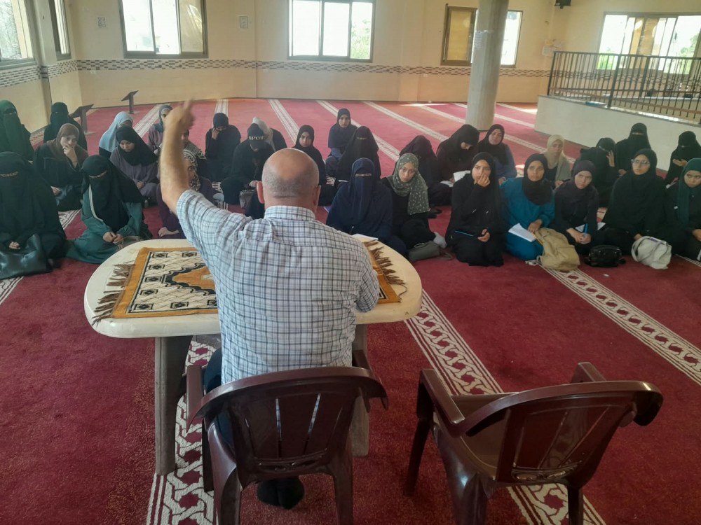 شؤون المرأة تعقد لقاءً حوارياً حول استنباط القيم القرآنية في خان يونس