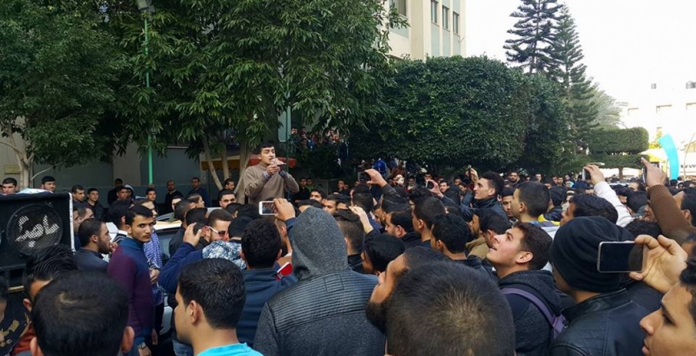 الكلية الجامعية تتراجع عن قرار رفع الحد الأدنى للتسجيل