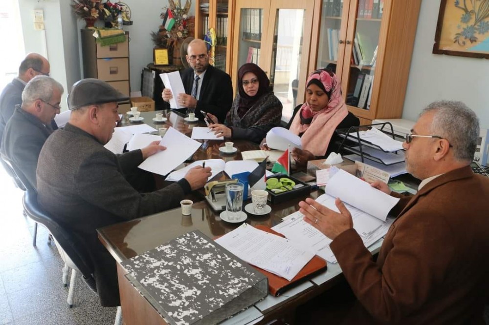 تعليم شرق غزة يناقش ترتيبات تنظيم مسابقة رواد الابداع لطلبة الثانوية 