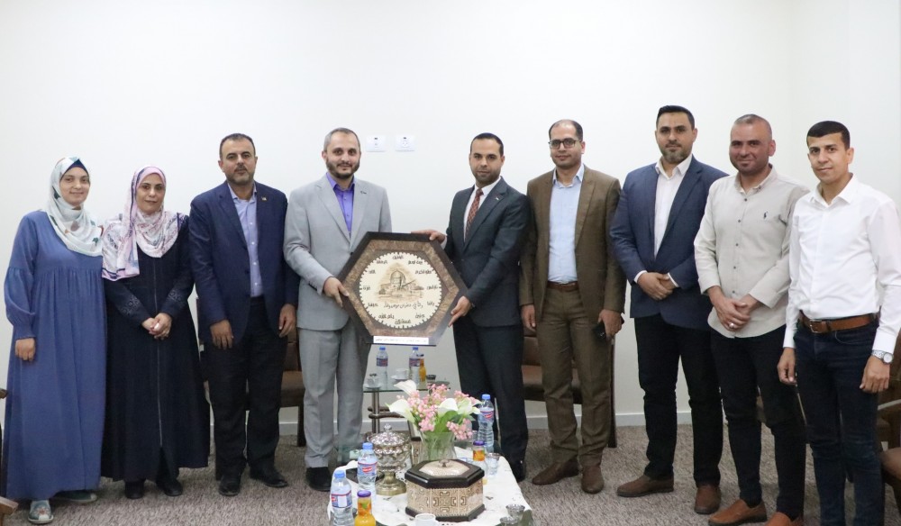 وزارتا العمل والداخلية بغزة تبحثان سبل التعاون المشترك