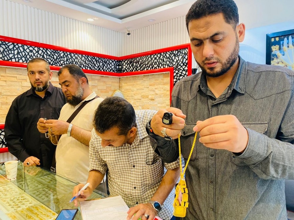 الاقتصاد مديرية دمغ ومراقبة المعادن الثمينة تنظم 36 زيارة على محال الذهب والمجوهرات في قطاع غزة