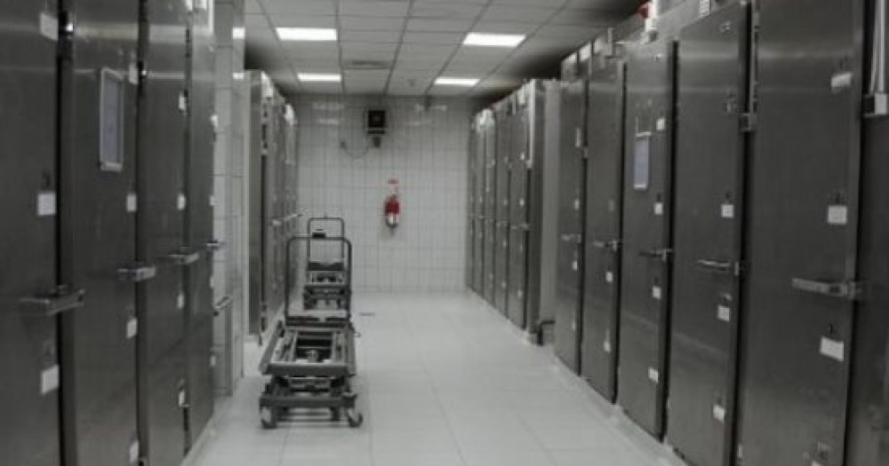 مشهد صادم.. رجل يعود لزوجته بعد 4 أيام من جنازته!