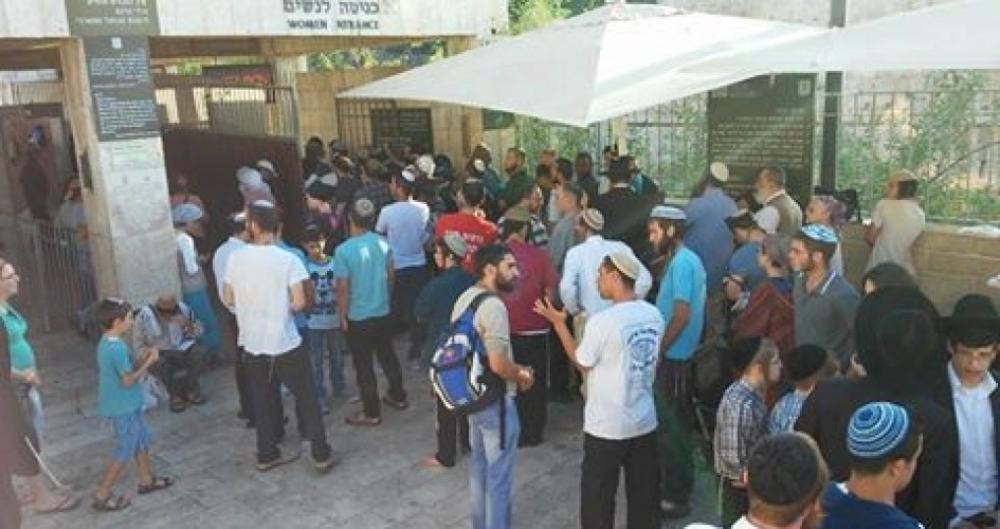 مستوطنون يقتحمون البلدة القديمة في الخليل