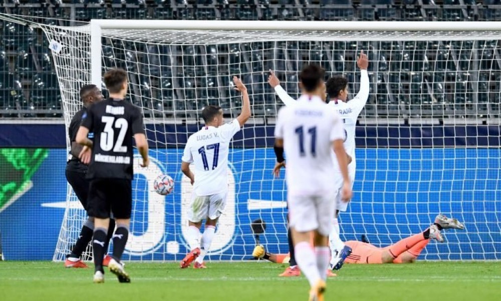 ريال مدريد يعود من بعيد بتعادل بطعم الفوز أمام مونشنغلادباخ