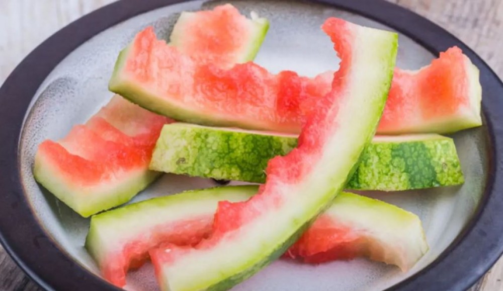  فوائد غريبة لقشور البطيخ تجعلك تلتهمها من الخارج إلى الداخل