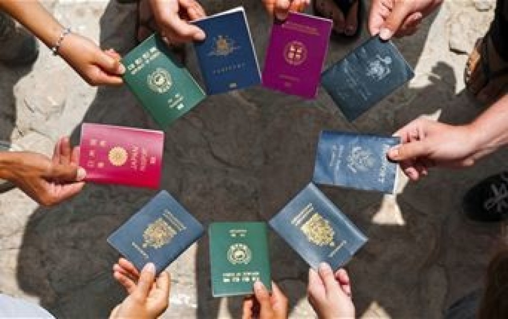 ألوان جوازات السفر