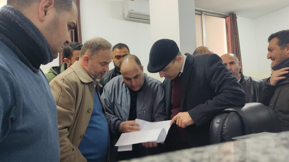 المالية وديوان الموظفين العام ينظمان جولة ميدانية في المعابر