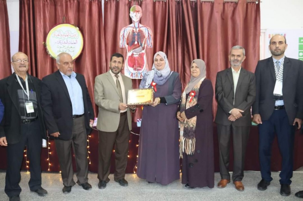  التعليم يشيد بالمبادرات والإنجازات بمديرية تعليم شرق غزة