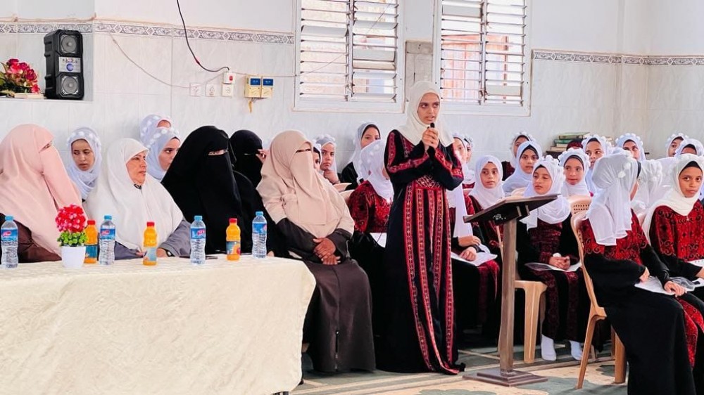 أوقاف رفح تكرم حافظات للقرآن الكريم وأجزاء منه بالمحافظة