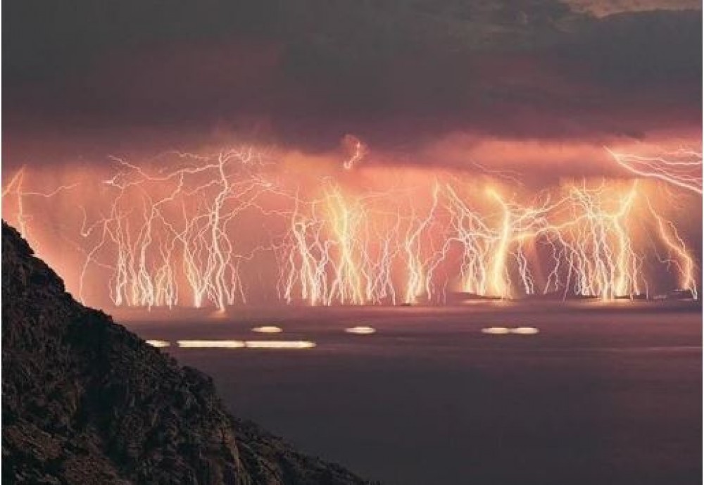 صواعق كاتاتومبو… الظاهرة الأكثر غرابة