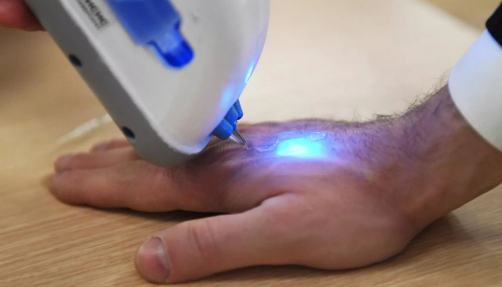  علماء يبتكرون 