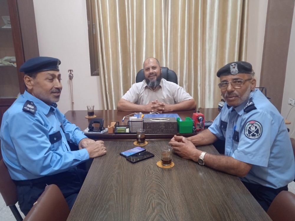 عمل خانيونس تستقبل وفداً من شرطة أمن المؤسسات الحكومية