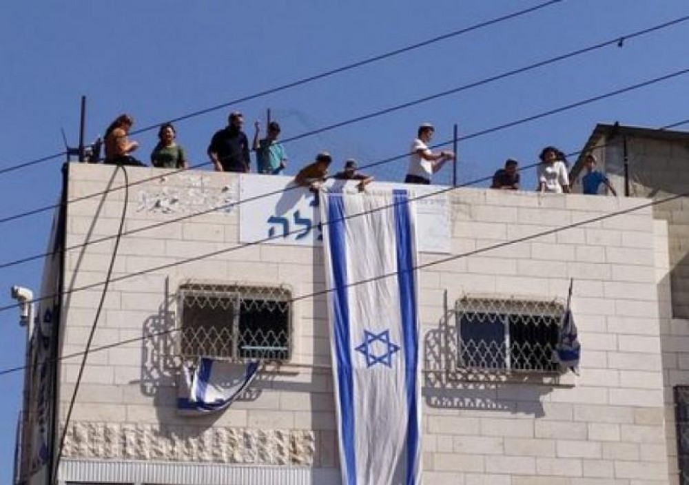 اعتداءات الاحتلال ومستوطنيه تتواصل في الضفة والقدس