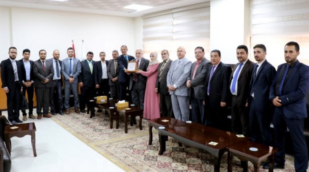 المستشار عابد يستقبل وفداً من تجمع محامين الشمال