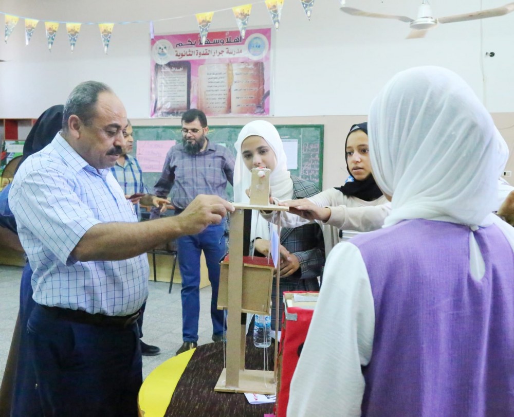 تعليم خان يونس يتفقد معرض اختتام الأندية الصيفية STEM