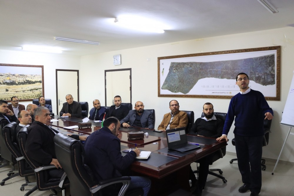 الأشغال تعقد ورشة لمناقشة الإشراف على تنفيذ المشاريع الهندسية