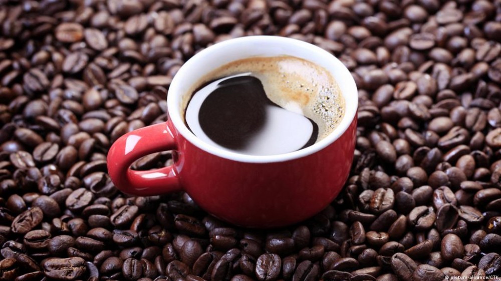 مخاطر الإفراط في شرب القهوة.. تعرف عليها
