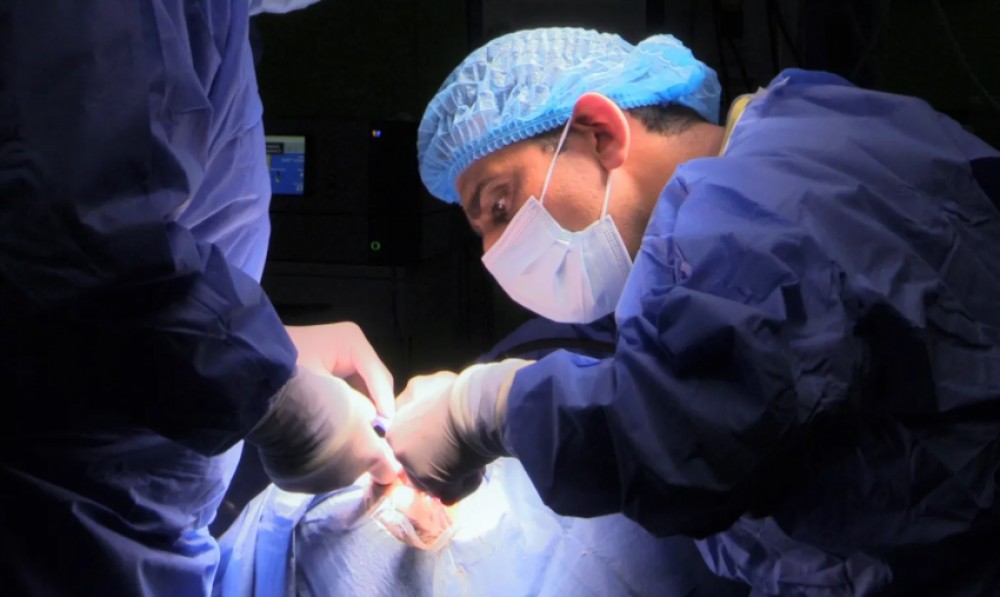 100 عملية قوقعة سمعية منذ بدء توطين الخدمة بغزة