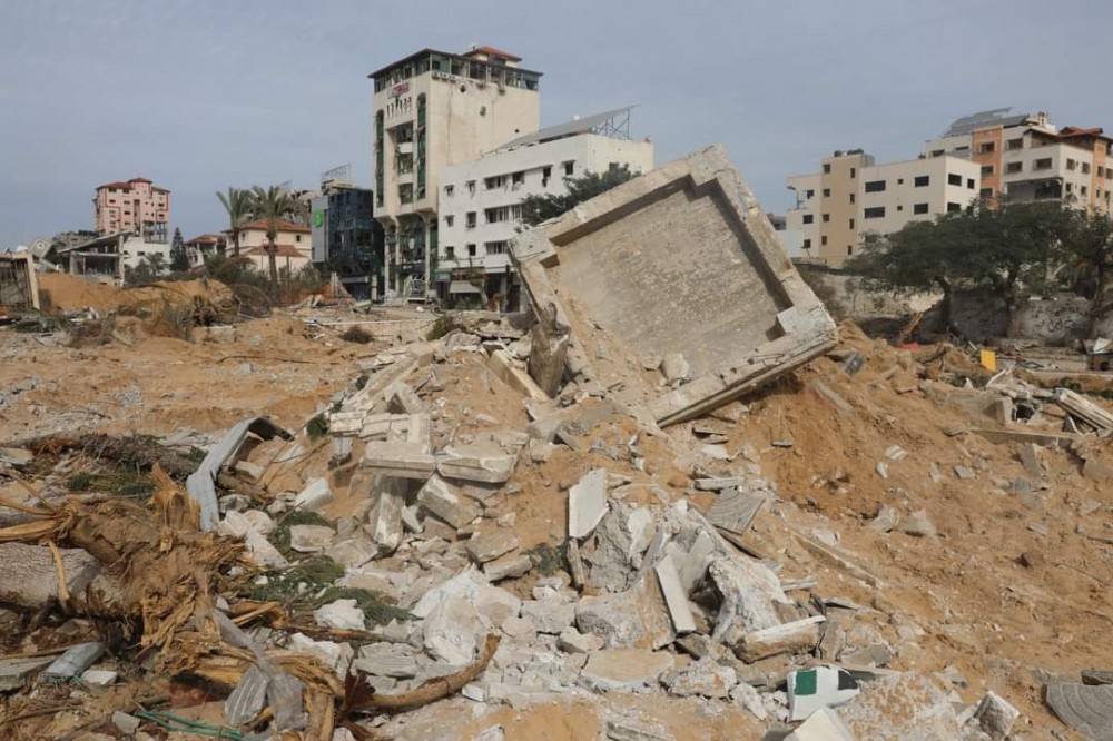 جانب من آثار تدمير الاحتلال لحديقة ونصب الجندي المجهول 