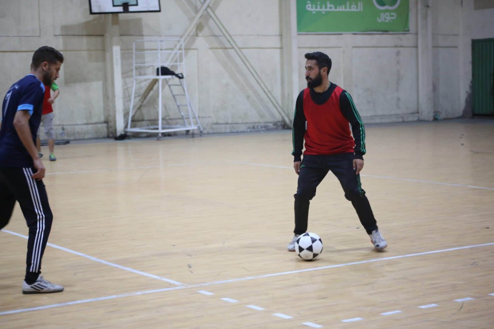 برعاية 