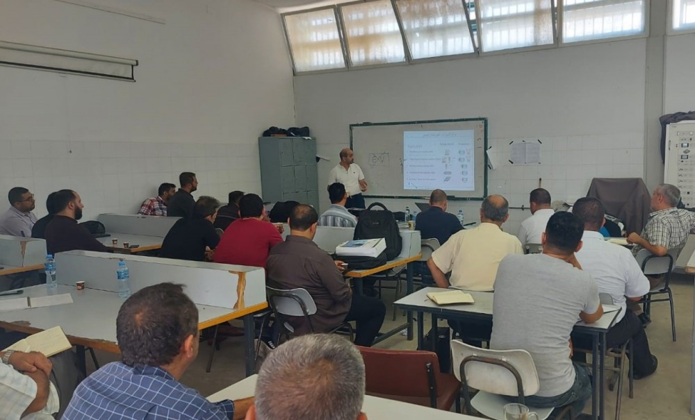 التعليم تُنفذ دورة تدريبية في مجال 