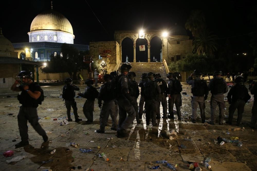 اقتحام قوات الاحتلال باحات الأقصى
