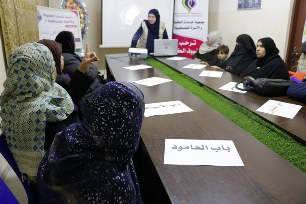 خدمات الطفولة تنظم لقاءً للنساء بعنوان 