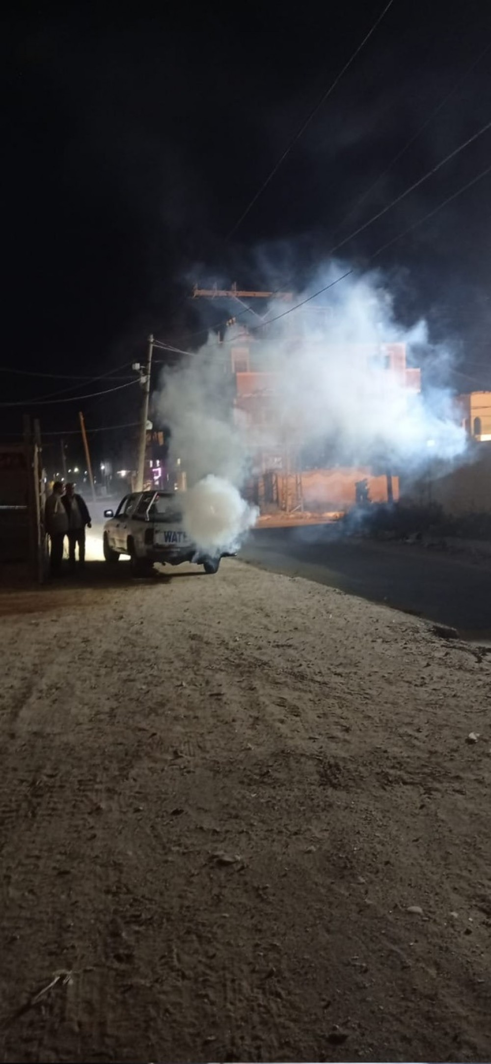 بلدية دير البلح: البدء بمكافحة الحشرة الطائرة باستخدام جهاز الفوجر