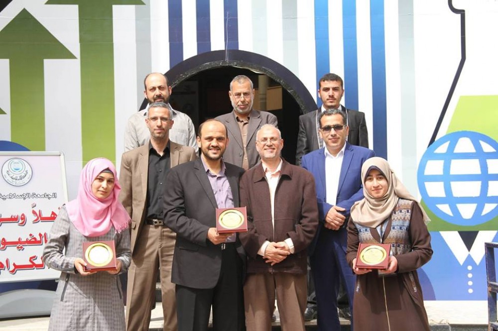 الكلية الجامعية للتكنولوجيا تفوز بالمركز الأول بأفضل ملصق علمي