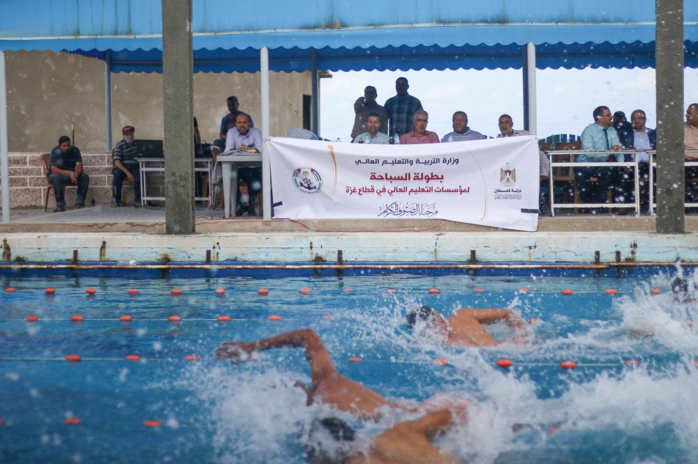 الشرطة البحرية تُنظم بطولة التربية والتعليم للسباحة