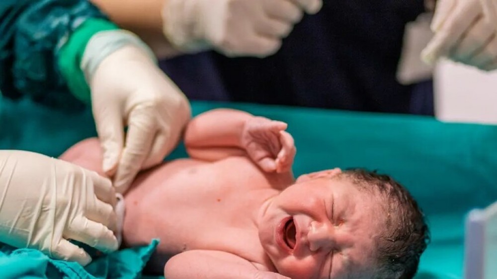 آلام في بطن ثمانينية تكشف عن مفاجأة صادمة!