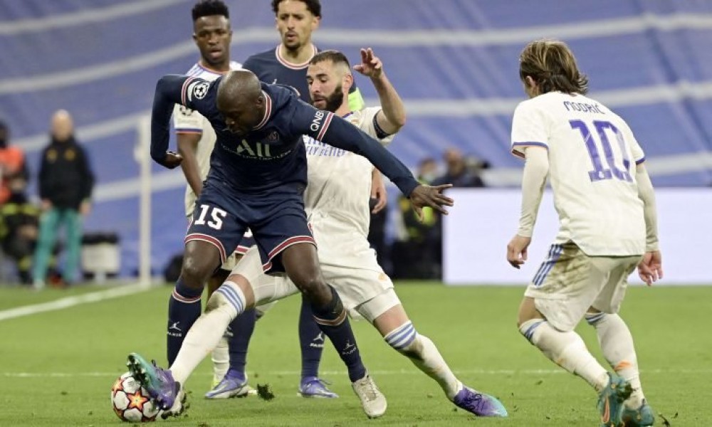 ثلاثية بنزيمة تلهم ريال مدريد لانتفاضة أمام سان جيرمان