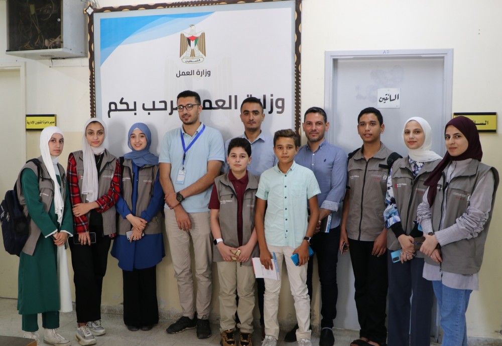 العمل تستقبل وفداً من مجلس أطفال فلسطين بغزة