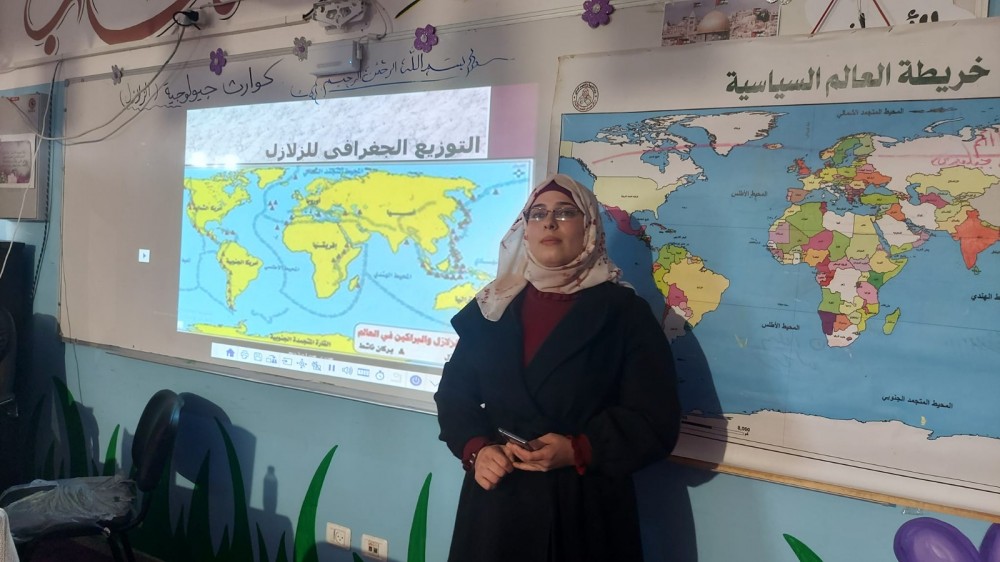 مدرسة الشيماء الثانوية بشمال غزة تنفذ درساً توضيحياً حول الزلازل والبراكين