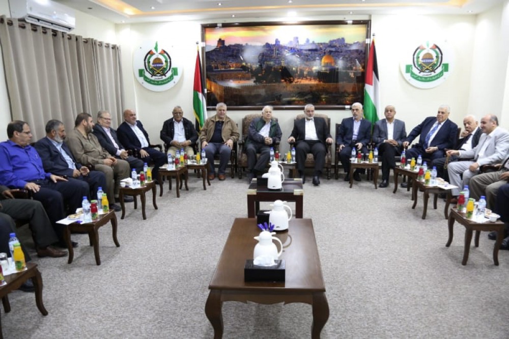 اجتماع الفصائل أمس مع وفد لجنة الانتخابات المركزية 