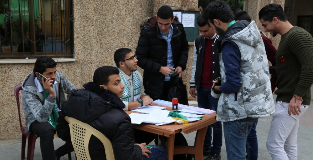 الكتلة الإسلامية تطلق مشروع المواصلات المجانية لطلبة الجامعات