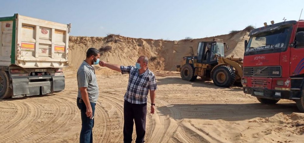 الاقتصاد تفتتح مقلع لتوفير الرمال بمحافظة الشمال