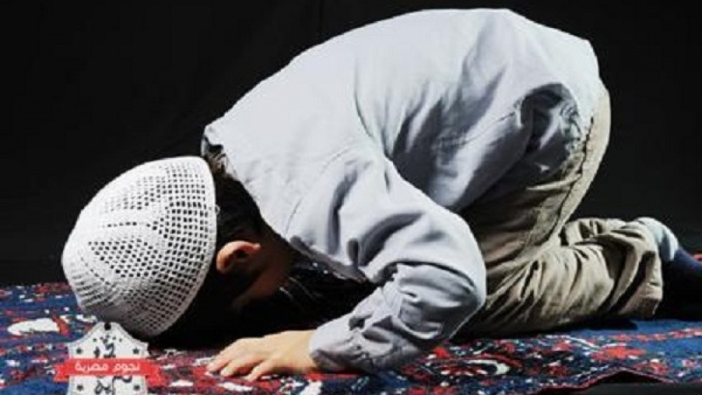 7 طرق سهلة لتعويد طفلك على الصلاة