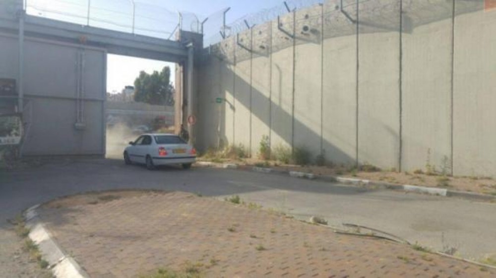 بوابة ضاحية البريد شمال القدس 
