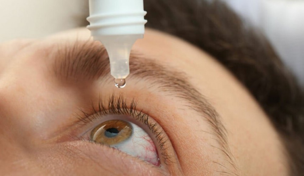 قطرات للعين كبديل لنظارات القراءة