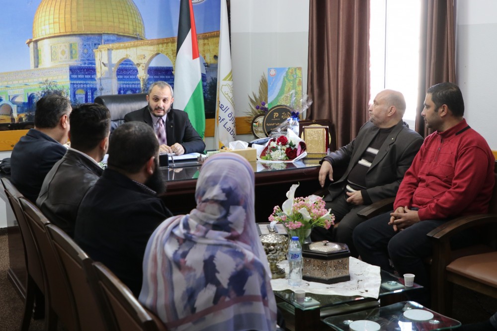 العمل تثمن دور نقابة أطباء الأسنان  ودورها في تذليل عقبات الأطباء