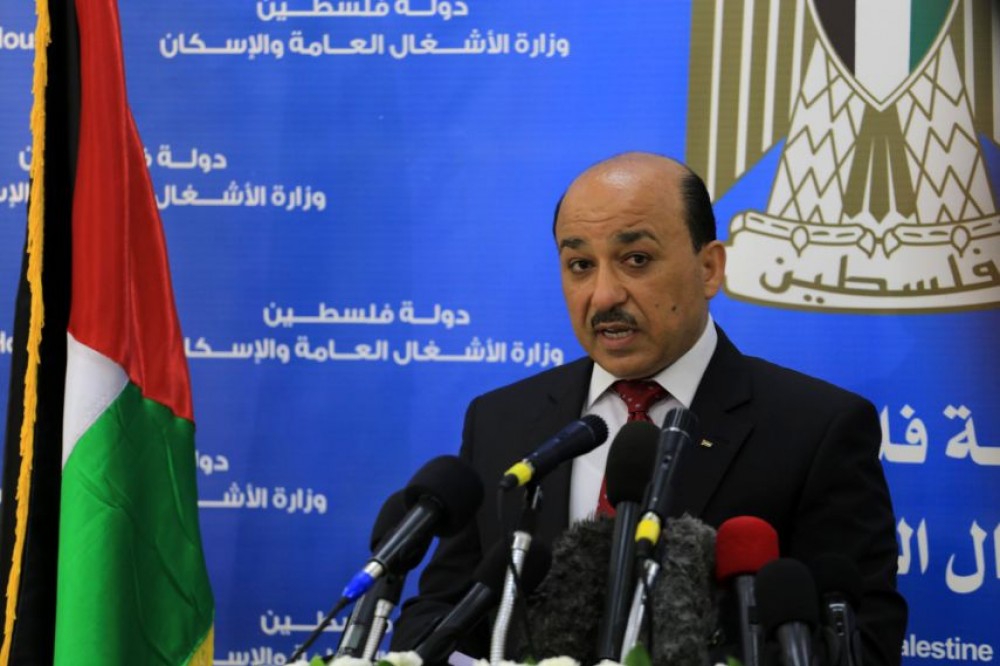 وزير الأشغال العامة والإسكان مفيد الحساينة 