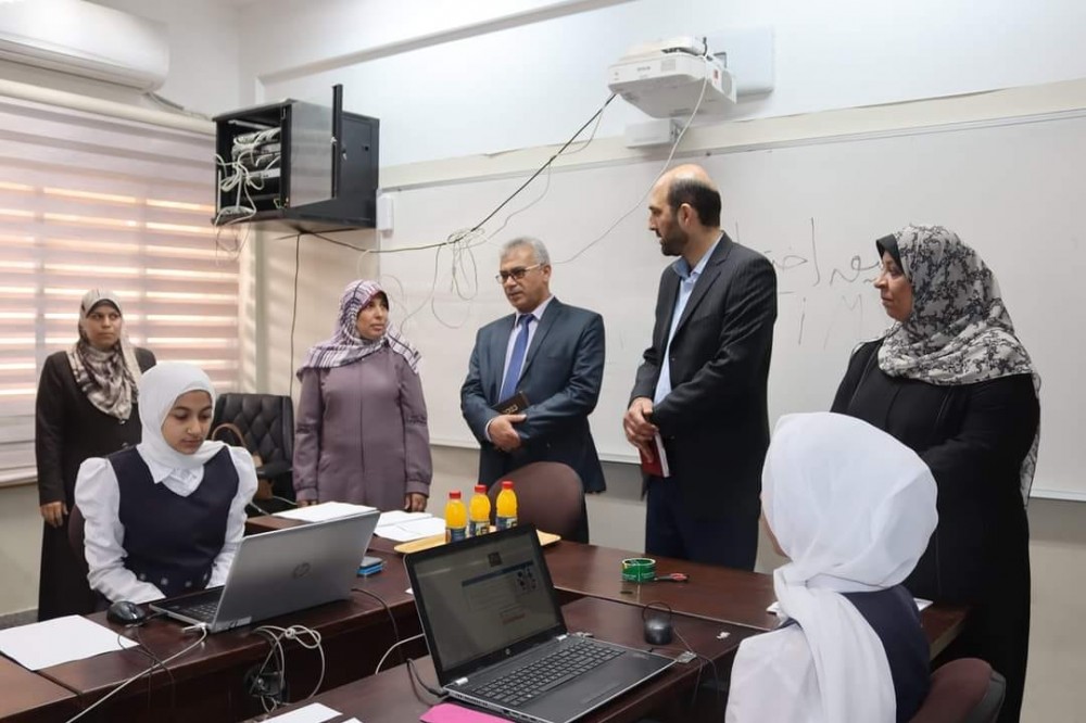 تعليم شرق غزة يشرع في تطبيق امتحان الدراسة الدولية