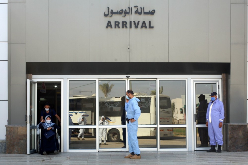 مغادرة 2659 مسافراً ووصول 1700 عائد لغزة خلال ثلاثة أيام