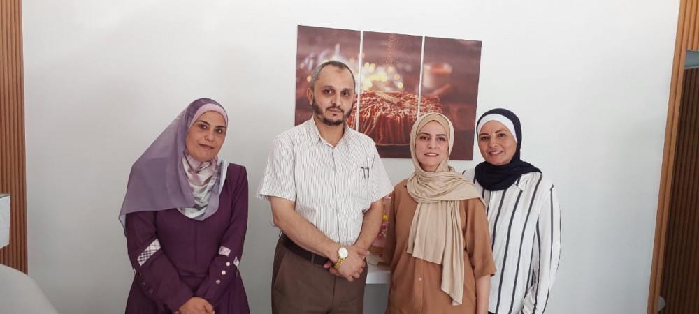 الغصين يقدم التهنئة لصاحبة الهمة 