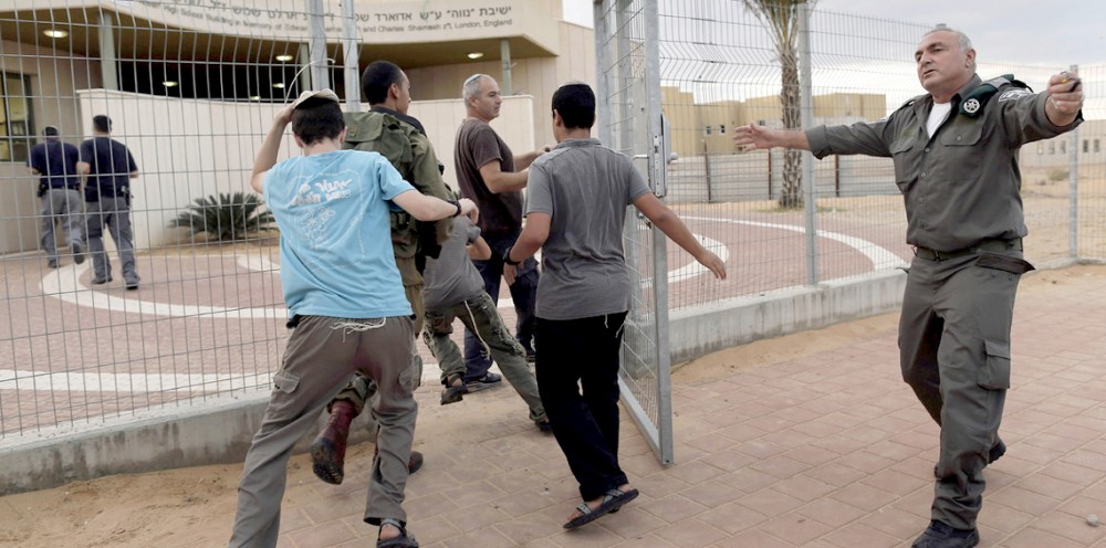 هروب المستوطنين في مستوطنات غلاف غزة لتفادي ضربات المقاومة