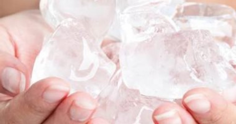 اعرف امتى تستخدم الكمادات الساخنة أو الباردة في حال الإصابات والألم