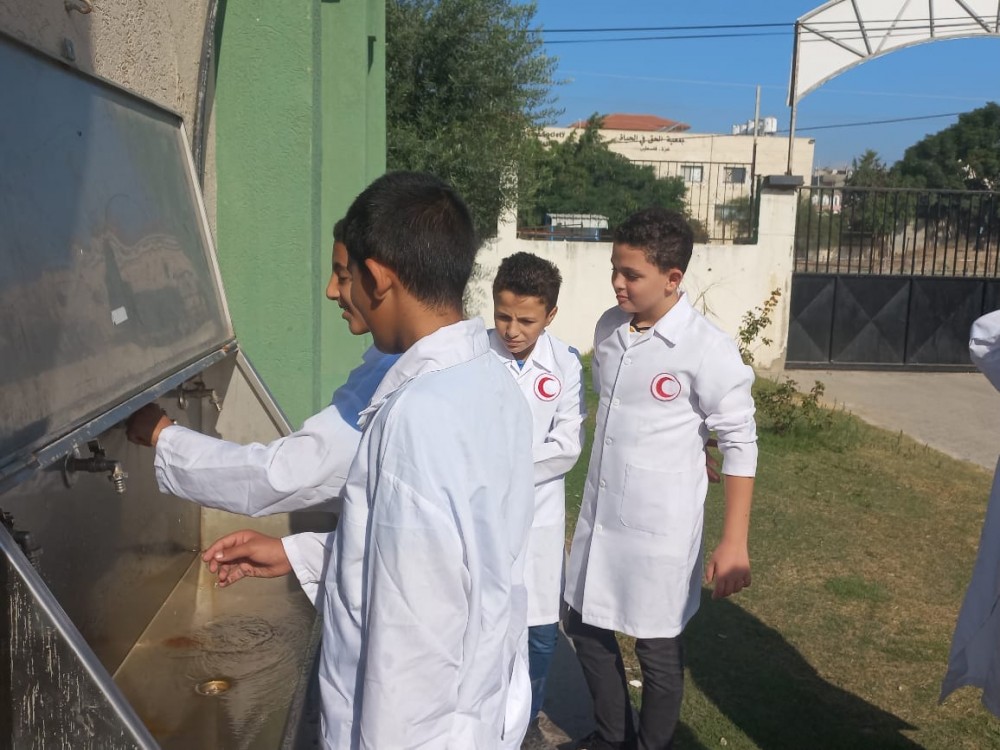 اللجنة الصحيّة في مدرسة الأوقاف الشرعية للبنين تتفقد مرافق المدرسة