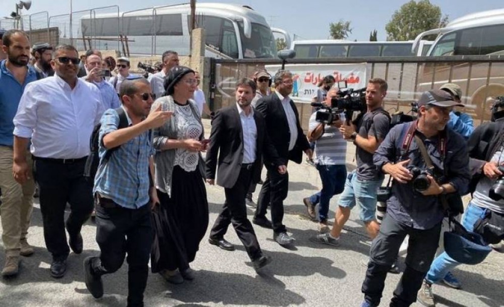 الاحتلال يواصل قمع الفلسطينيين والتضيق عليهم بالضفة الغربية